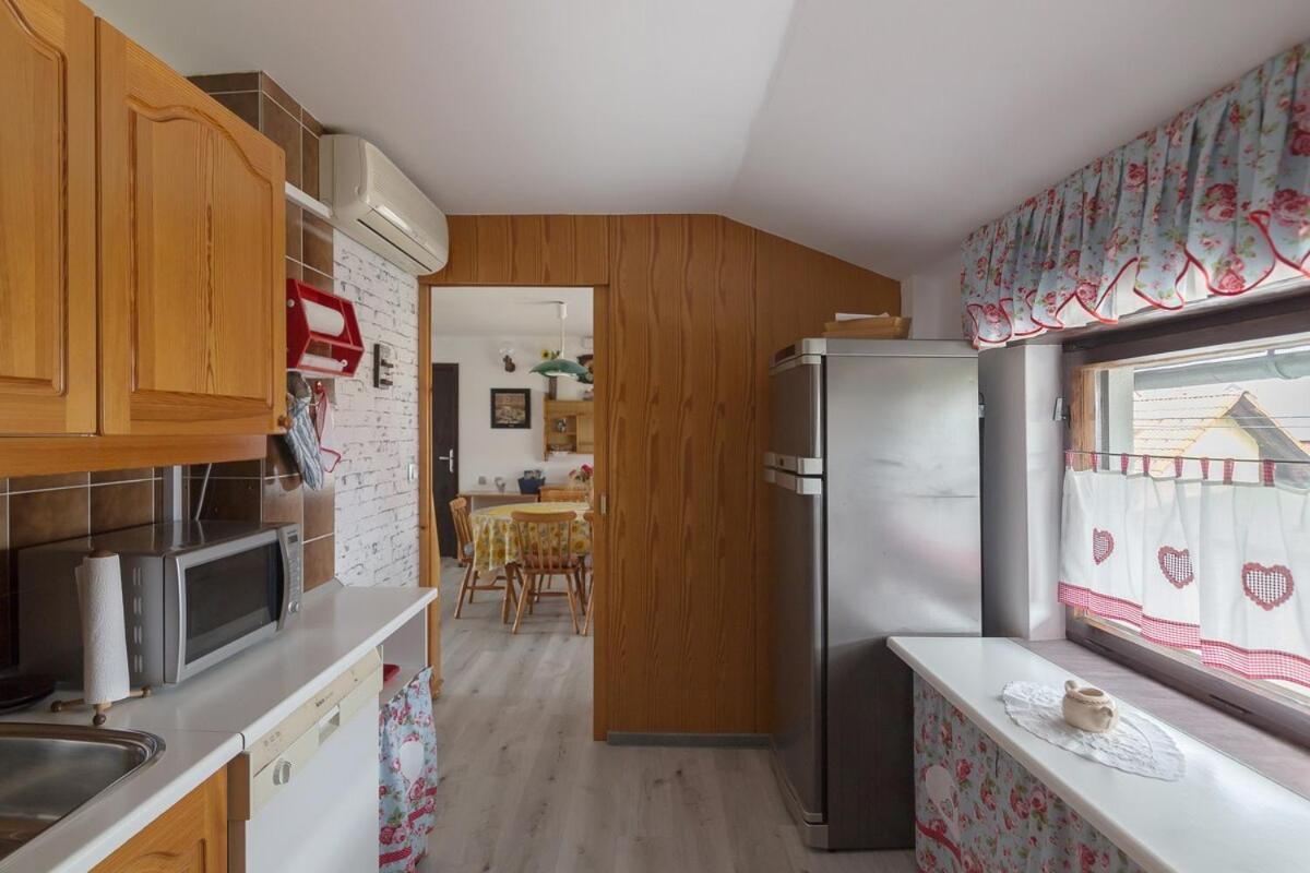 Family Apartment Nakiteya Ljubljana Eksteriør billede